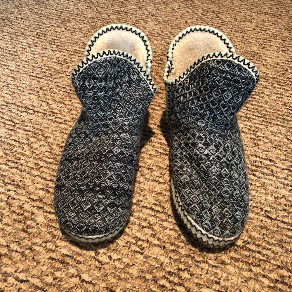 Bootie Slippers Navy with Embroidered Edges-L 9/10